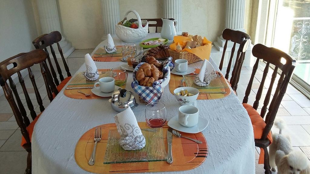 Domaine De Bailheron Hotel Beziers Room photo